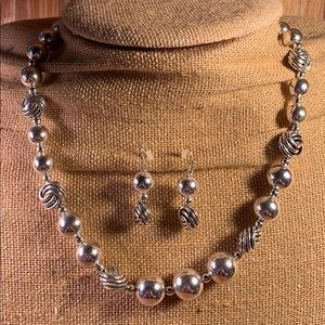 Necklace & earrings set silver color hardly worn